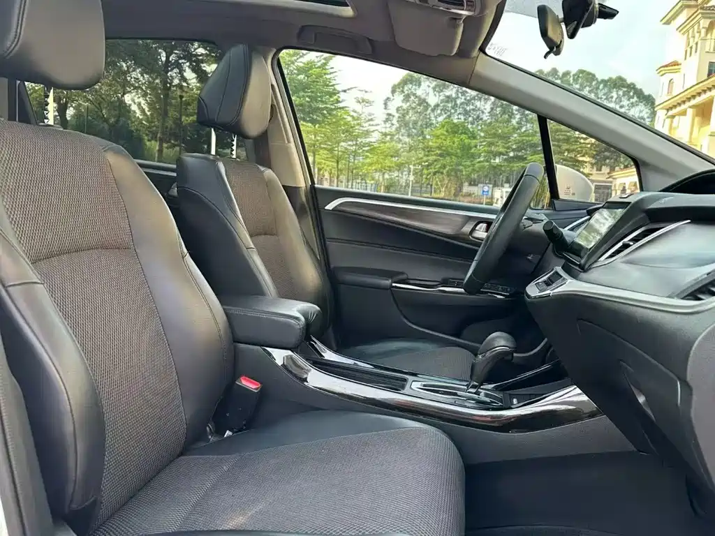 Honda Jade — миниатюра 7