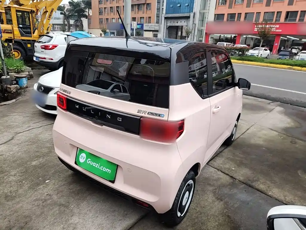 Wuling MINIEV — миниатюра 7
