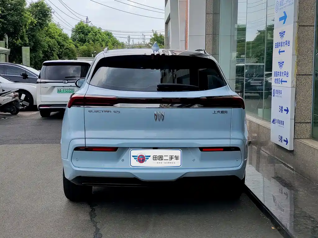 Buick E5 — миниатюра 5