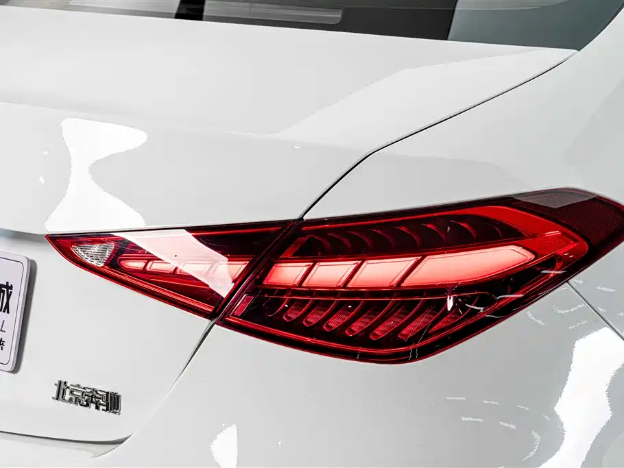 Mercedes-Benz C-Class — миниатюра 8