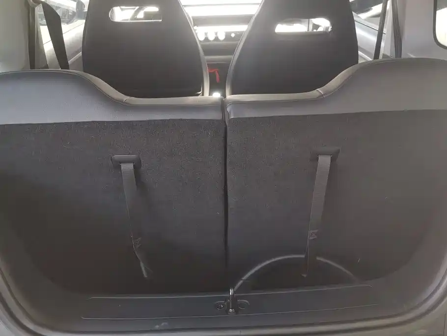 Wuling MINIEV — миниатюра 4