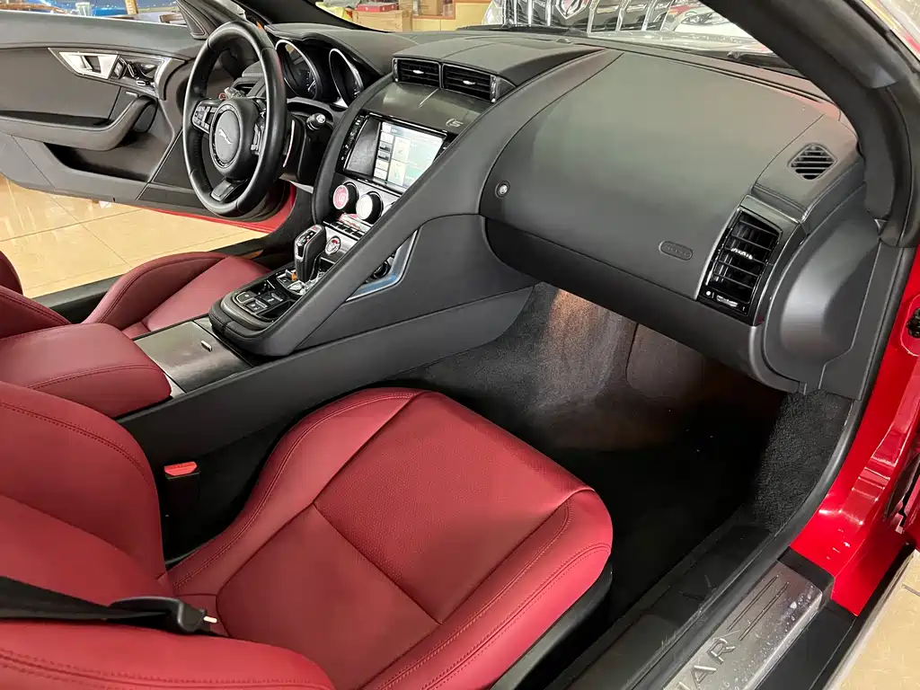 Jaguar F-TYPE — миниатюра 10