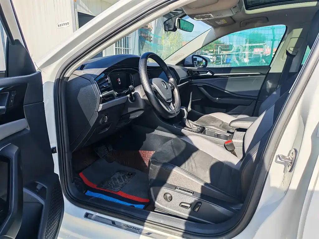 Volkswagen Sagitar — миниатюра 4