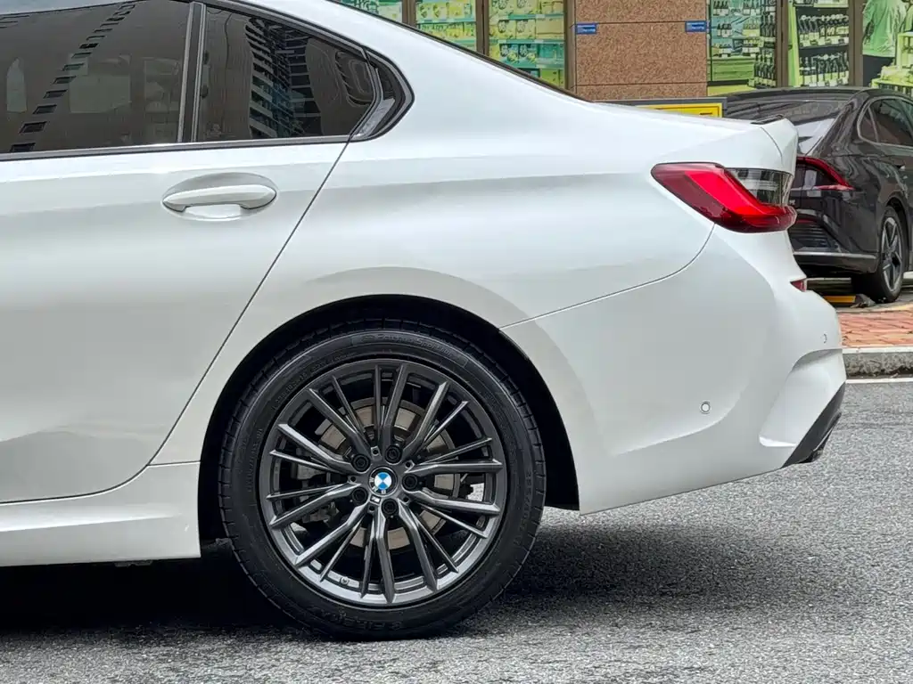 BMW 3 Series — миниатюра 22
