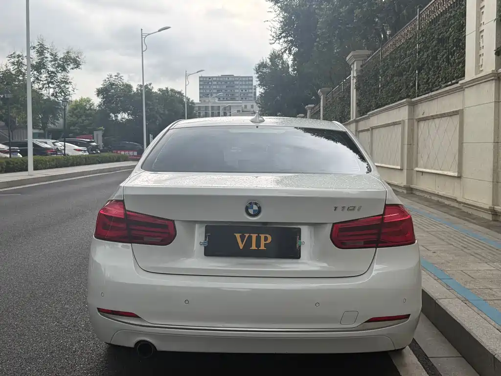 BMW 3 Series — миниатюра 4