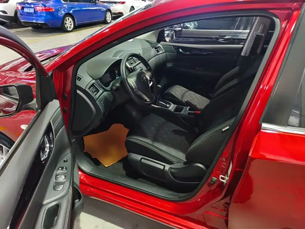 Nissan Tiida — миниатюра 16
