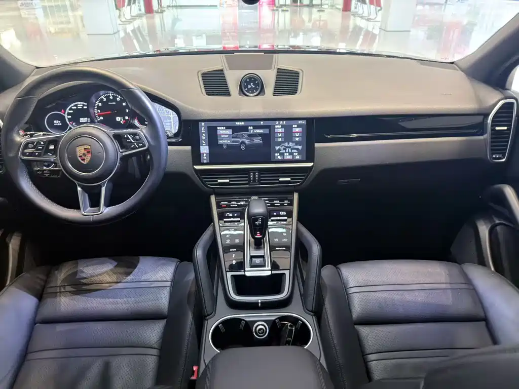 Porsche Cayenne — миниатюра 7