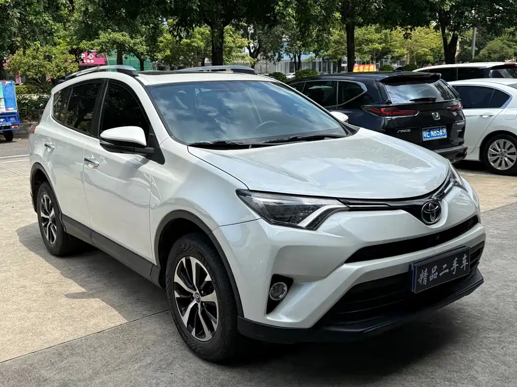 Toyota RAV4 — миниатюра 2