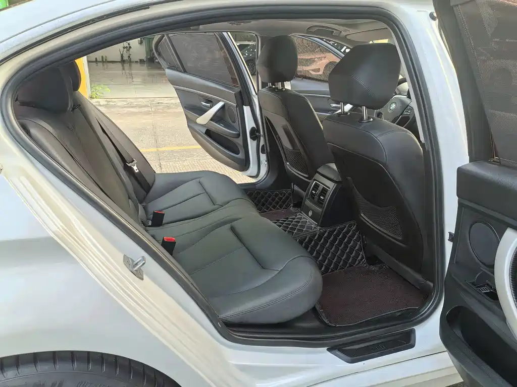 BMW 3 Series — миниатюра 12