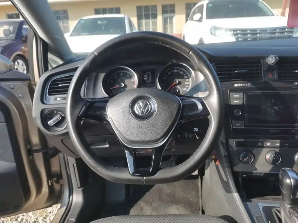 Volkswagen Golf — миниатюра 11