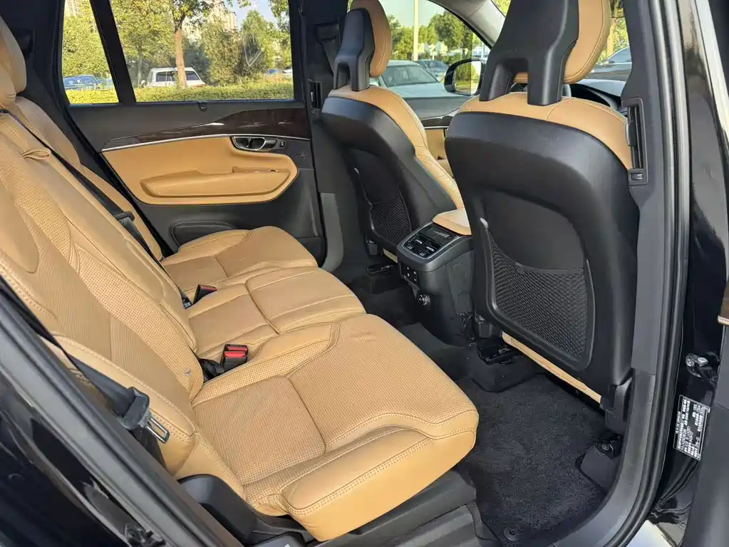 Volvo XC90 — миниатюра 12