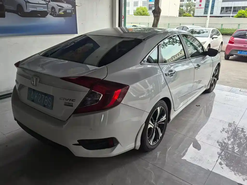 Honda Civic — миниатюра 3
