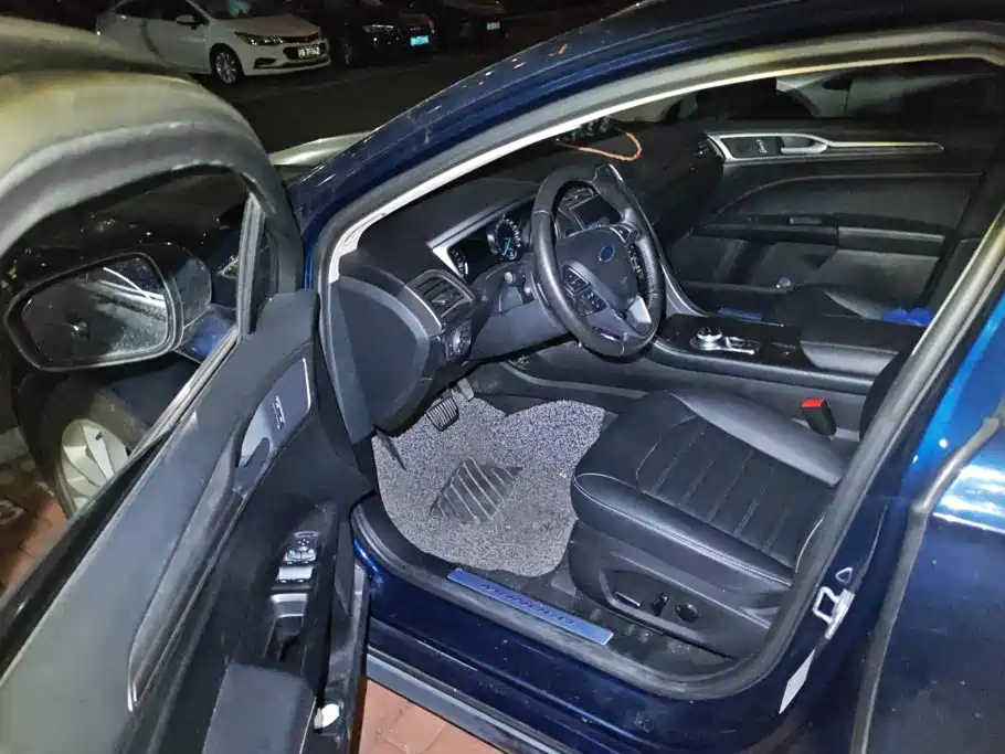 Ford Mondeo — миниатюра 9