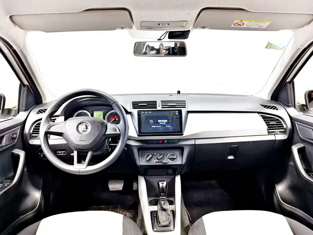 Skoda Fabia — миниатюра 11