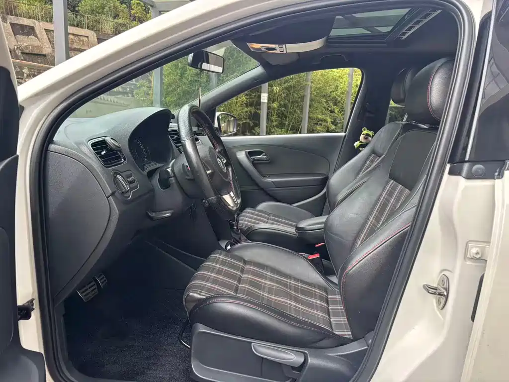 Volkswagen Polo — миниатюра 7
