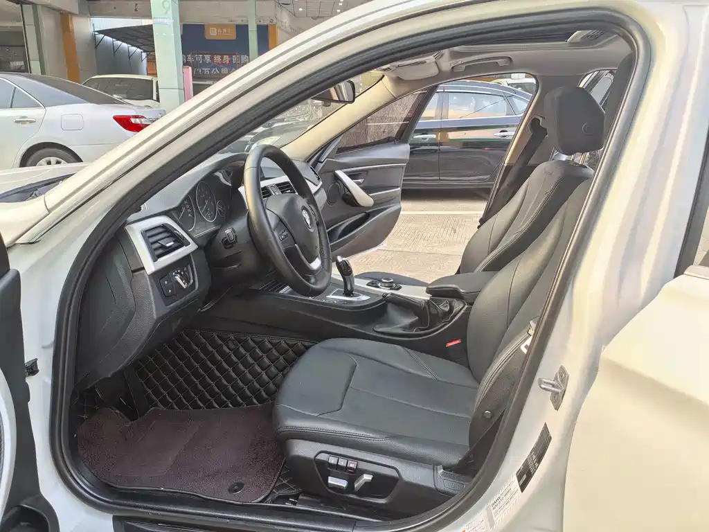 BMW 3 Series — миниатюра 13