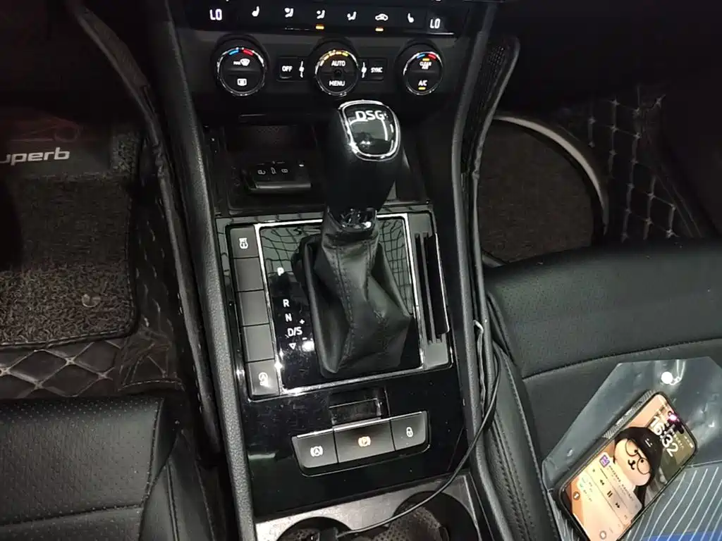 Skoda Superb — миниатюра 14