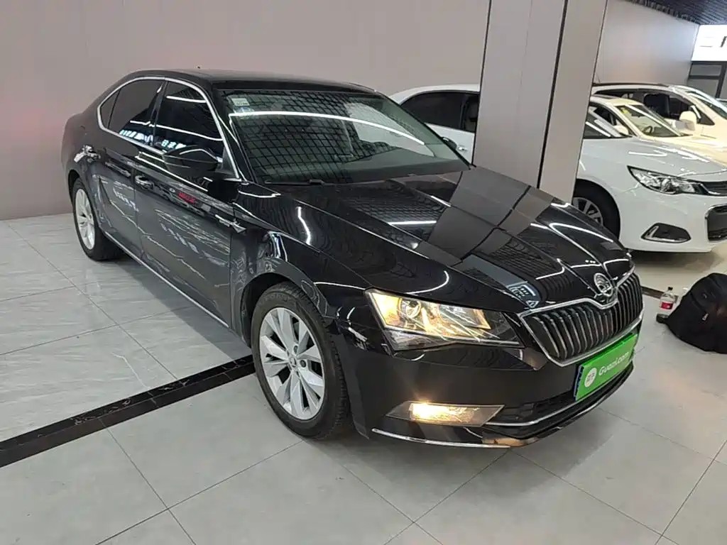 Skoda Superb — миниатюра 4