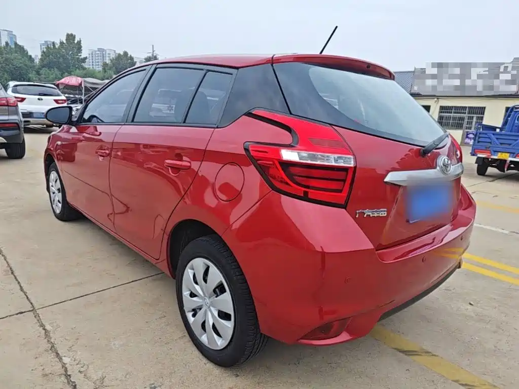 Toyota Yaris L — миниатюра 5
