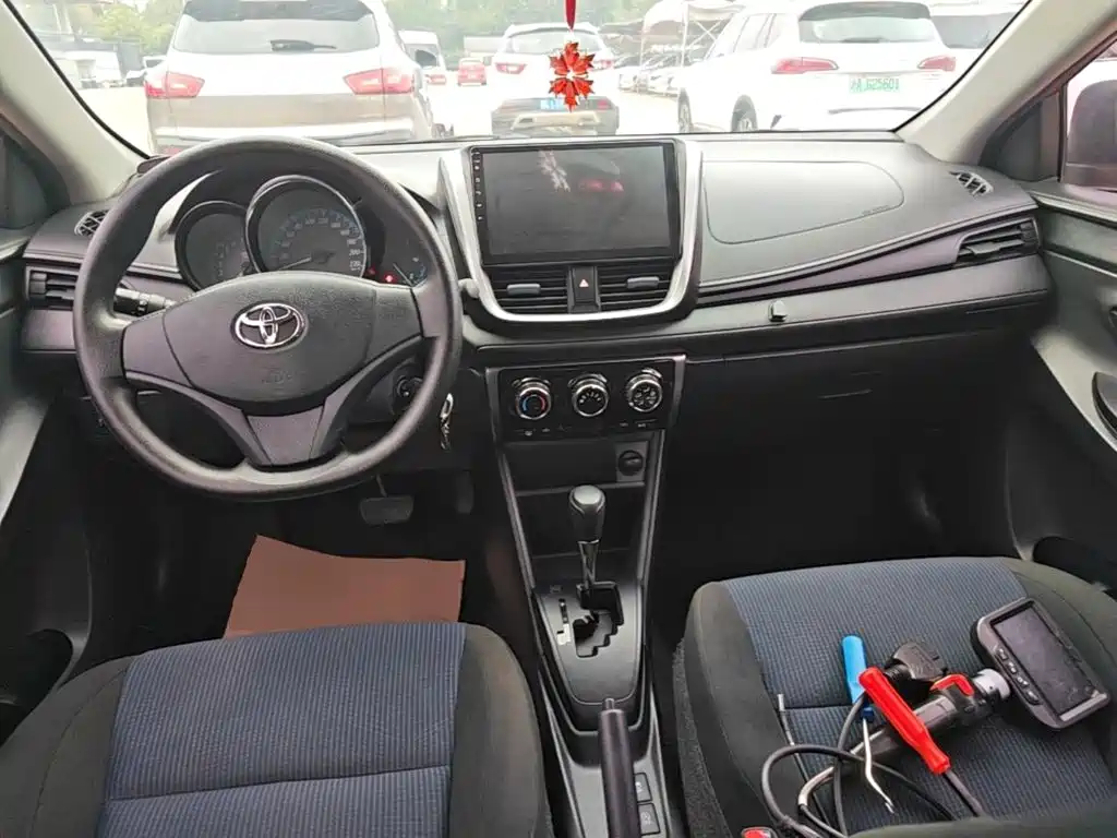 Toyota Yaris L — миниатюра 10