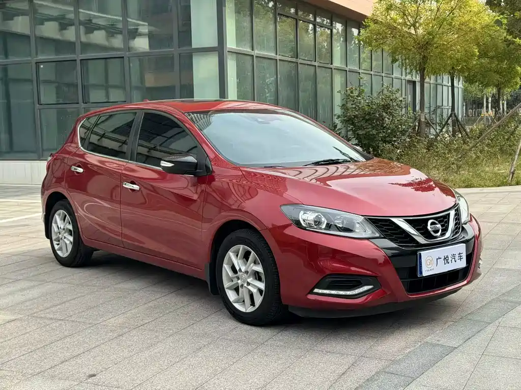 Nissan Tiida — миниатюра 3