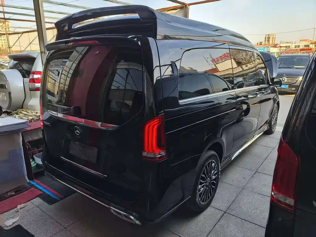 MERCEDES-BENZ V CLASS