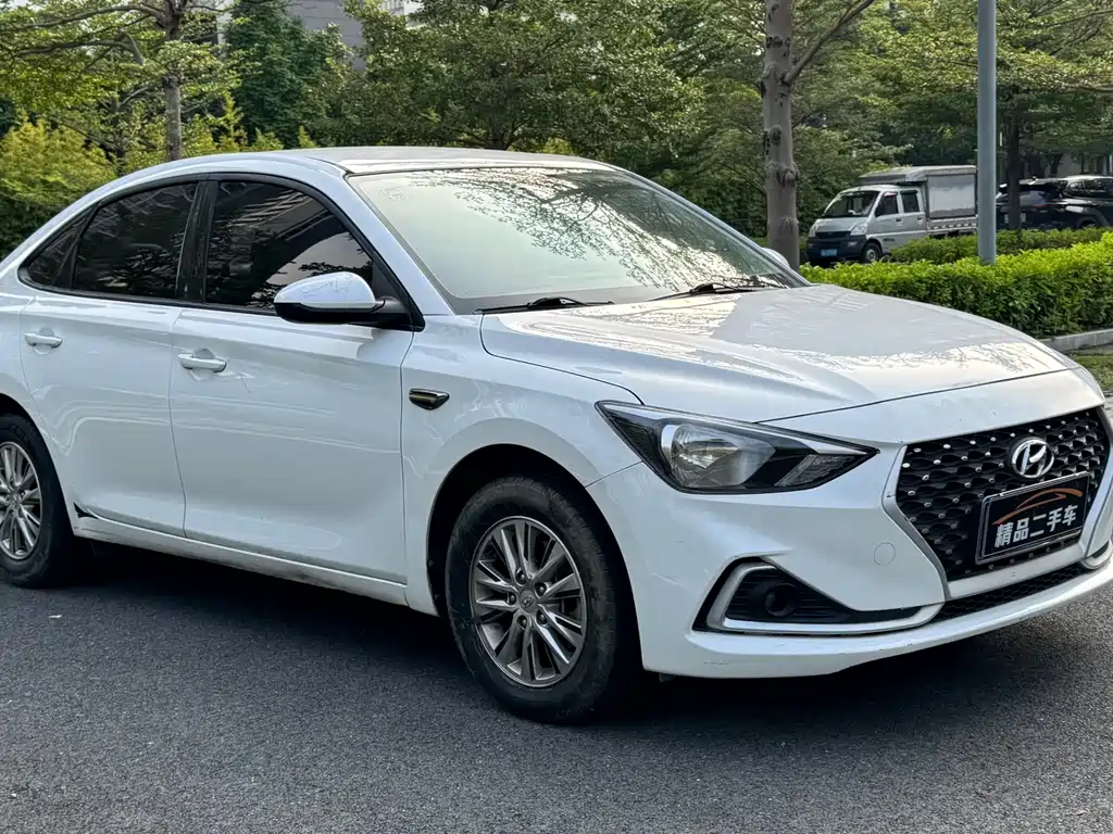 Hyundai Elantra — миниатюра 4