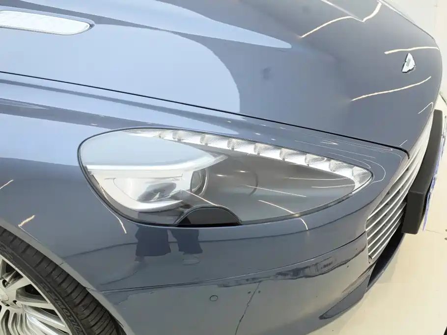 Aston Martin Rapide — миниатюра 4