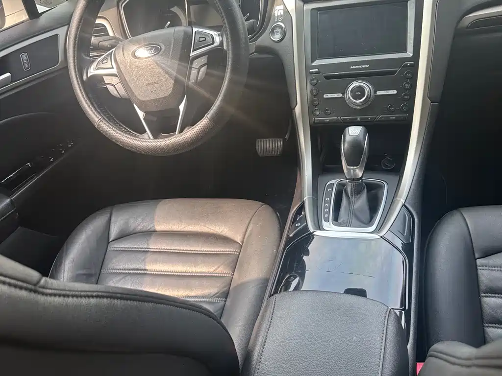 Ford Mondeo — миниатюра 6