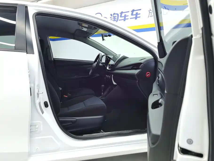 Toyota Yaris L — миниатюра 8