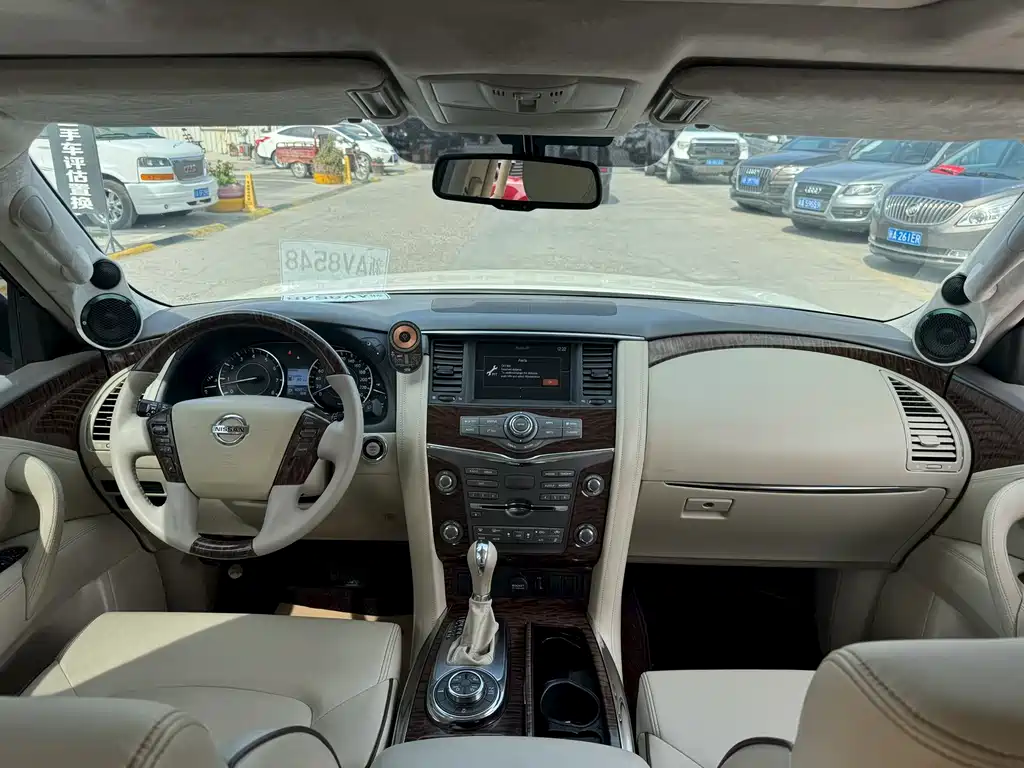 Nissan Patrol — миниатюра 6