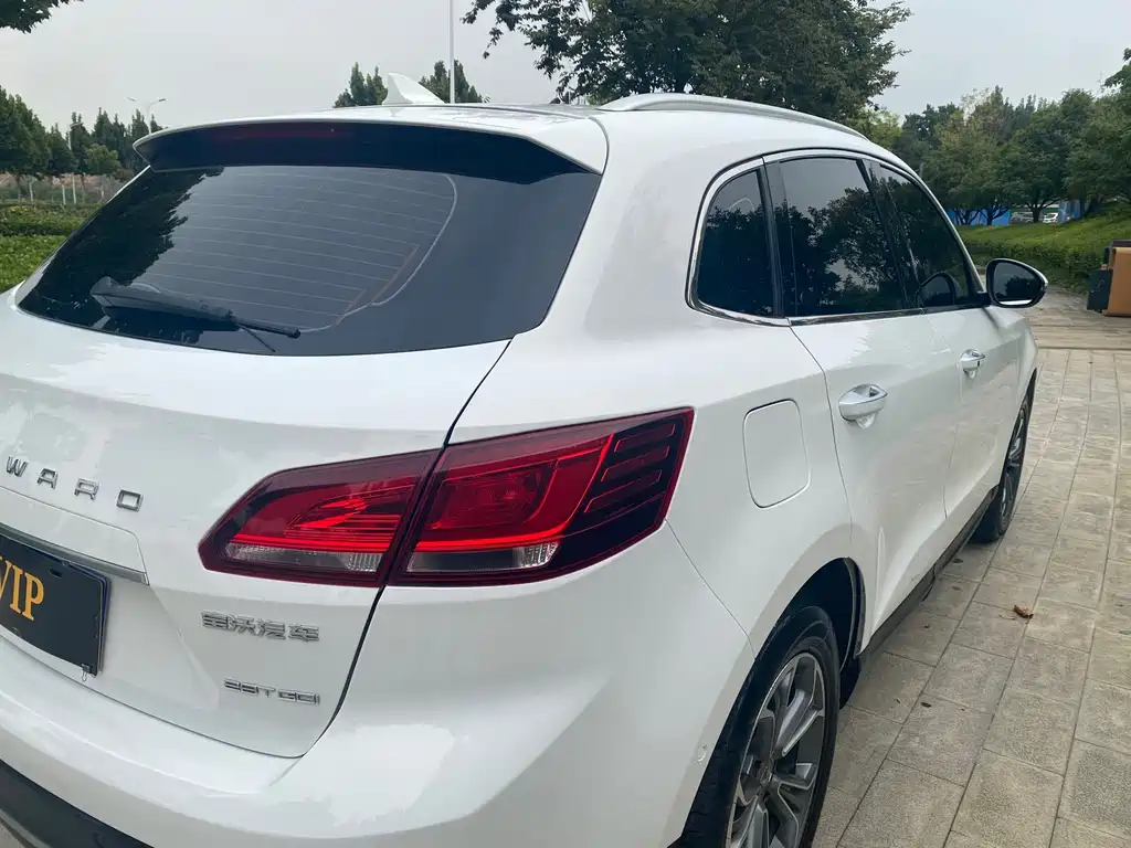 Borgward BX7 — миниатюра 14