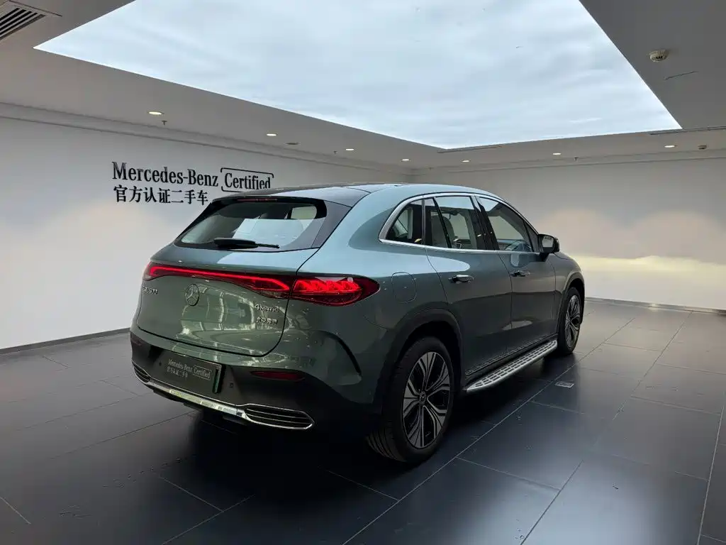 Mercedes-Benz EQE SUV — миниатюра 4