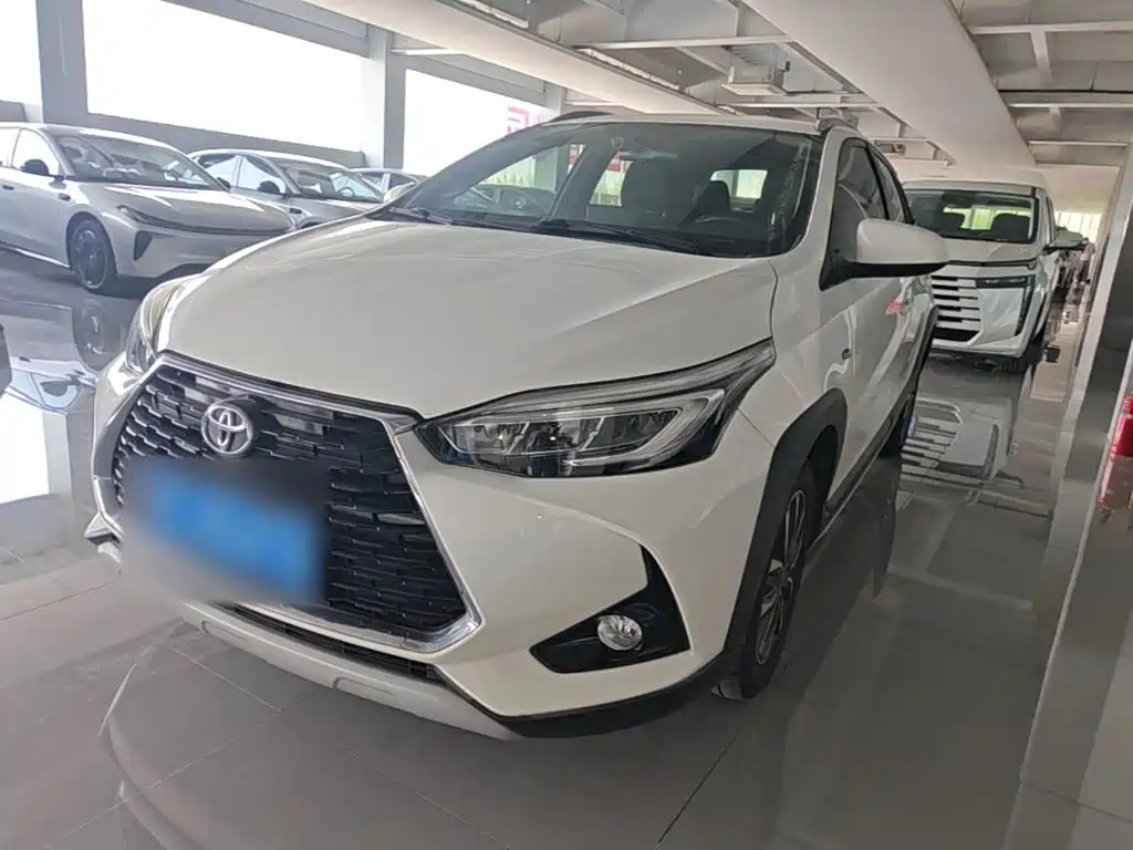 Toyota Yaris L — миниатюра 2