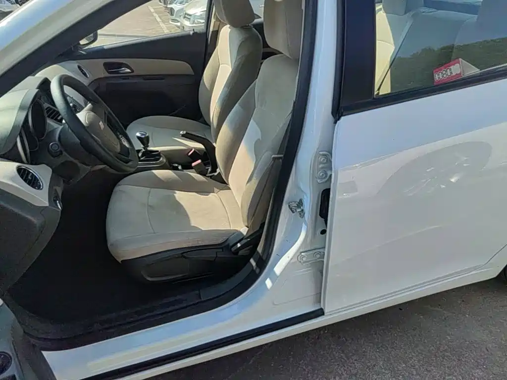 Chevrolet Cruze — миниатюра 13