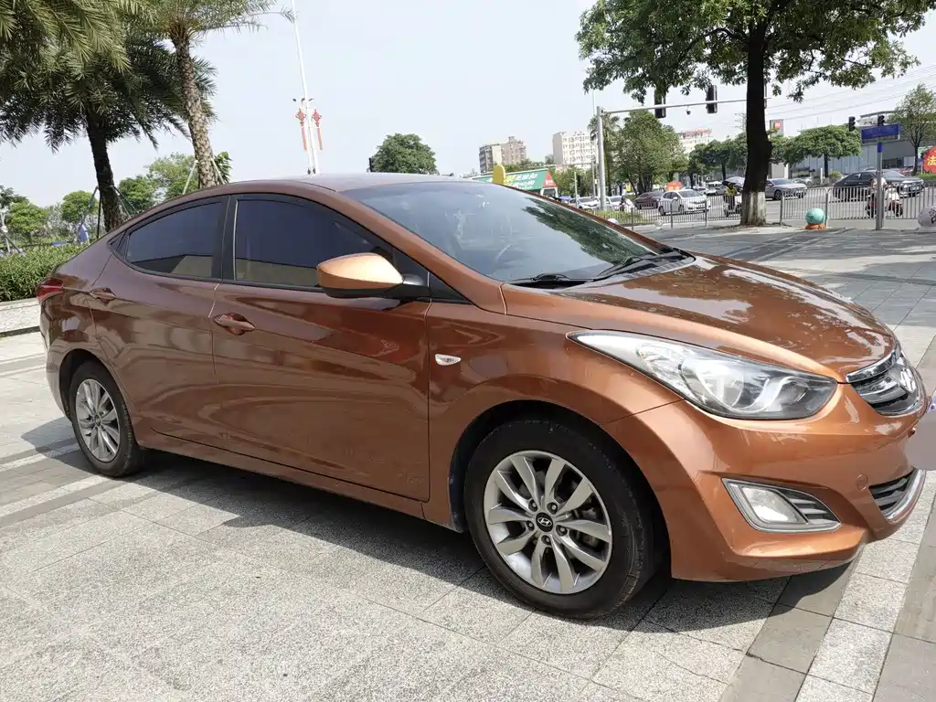 Hyundai Elantra Langdong — миниатюра 7