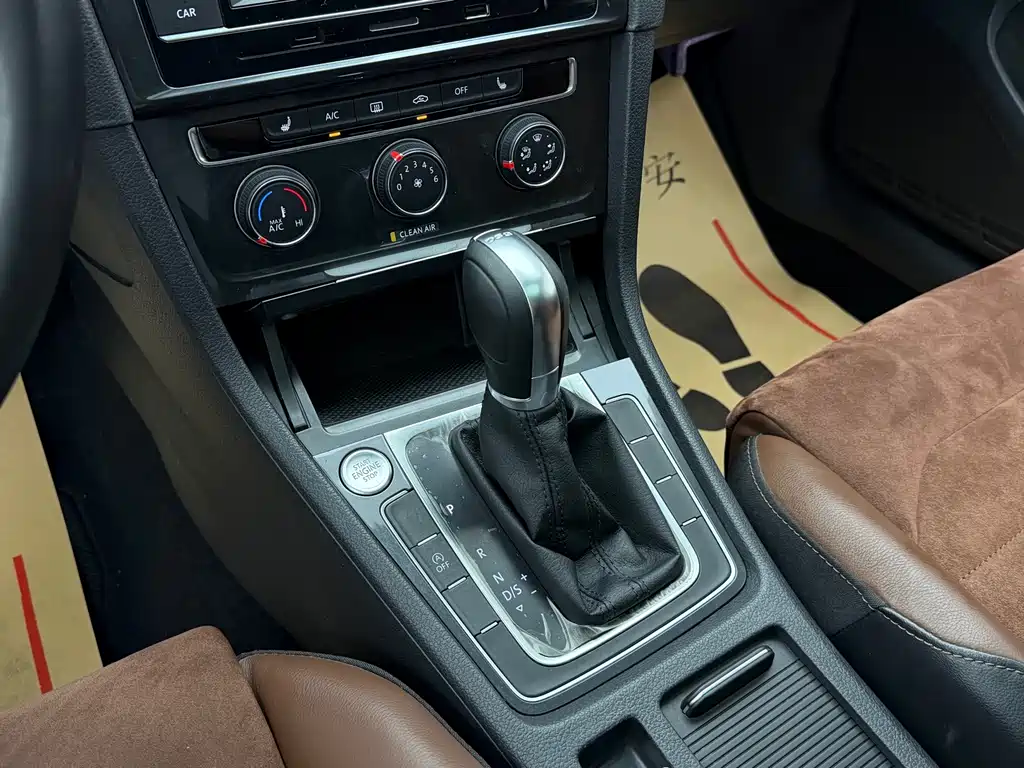 Volkswagen Golf — миниатюра 13