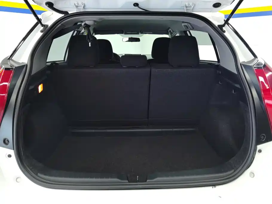 Toyota Yaris L — миниатюра 4
