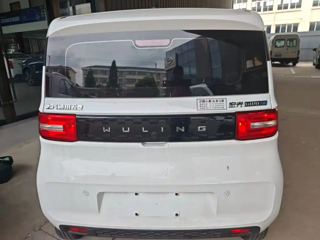 Wuling MINIEV — миниатюра 6
