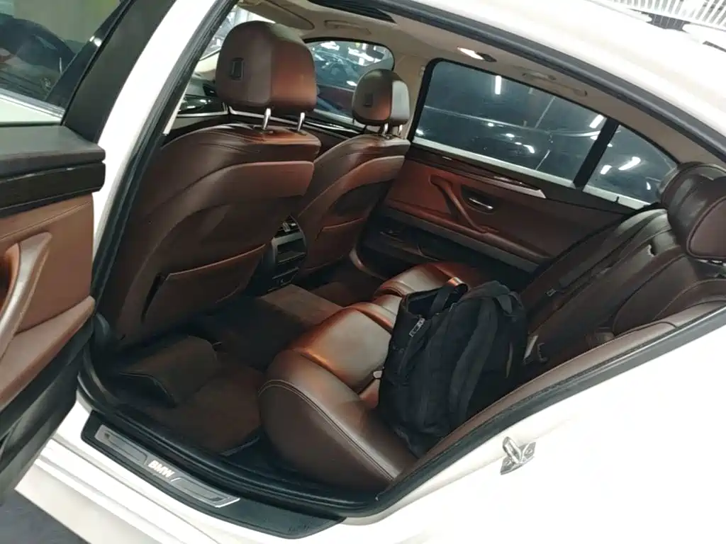 BMW 5 Series — миниатюра 17