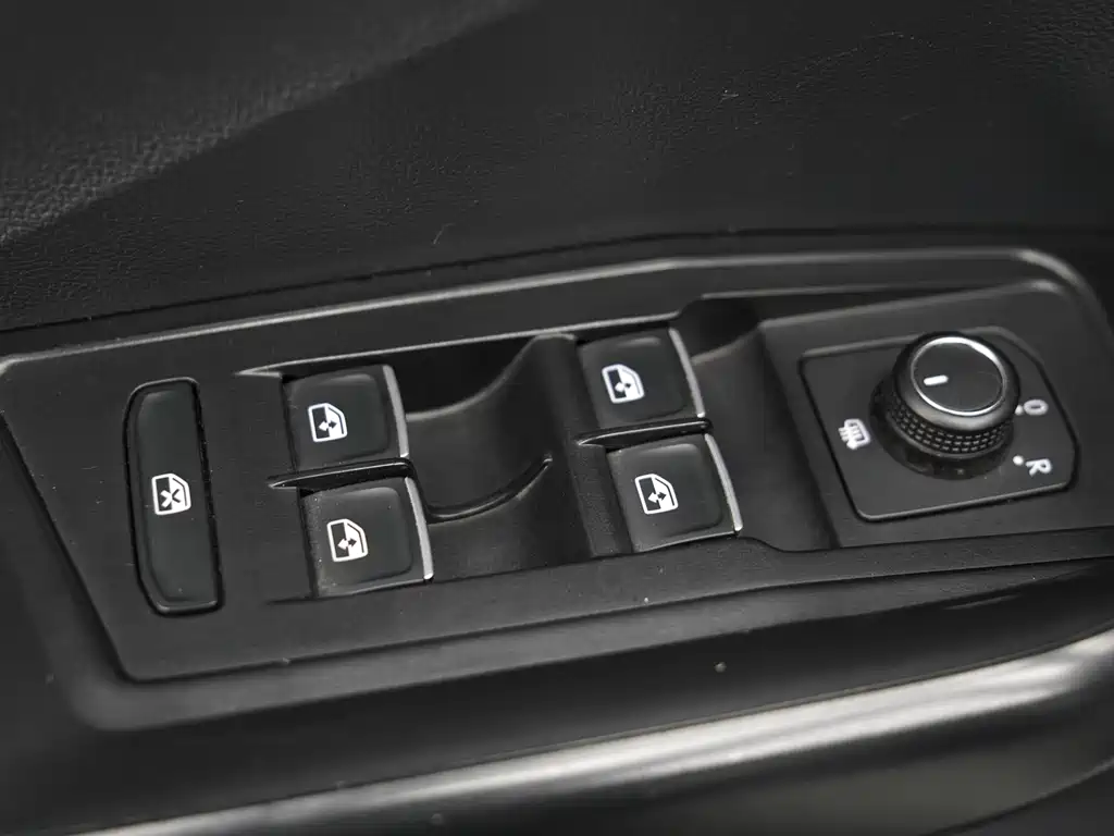 VOLKSWAGEN T ROC EXPLORING SONGS