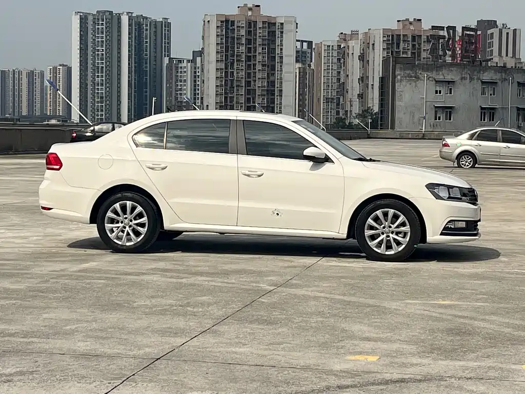 Volkswagen Lavida — миниатюра 9