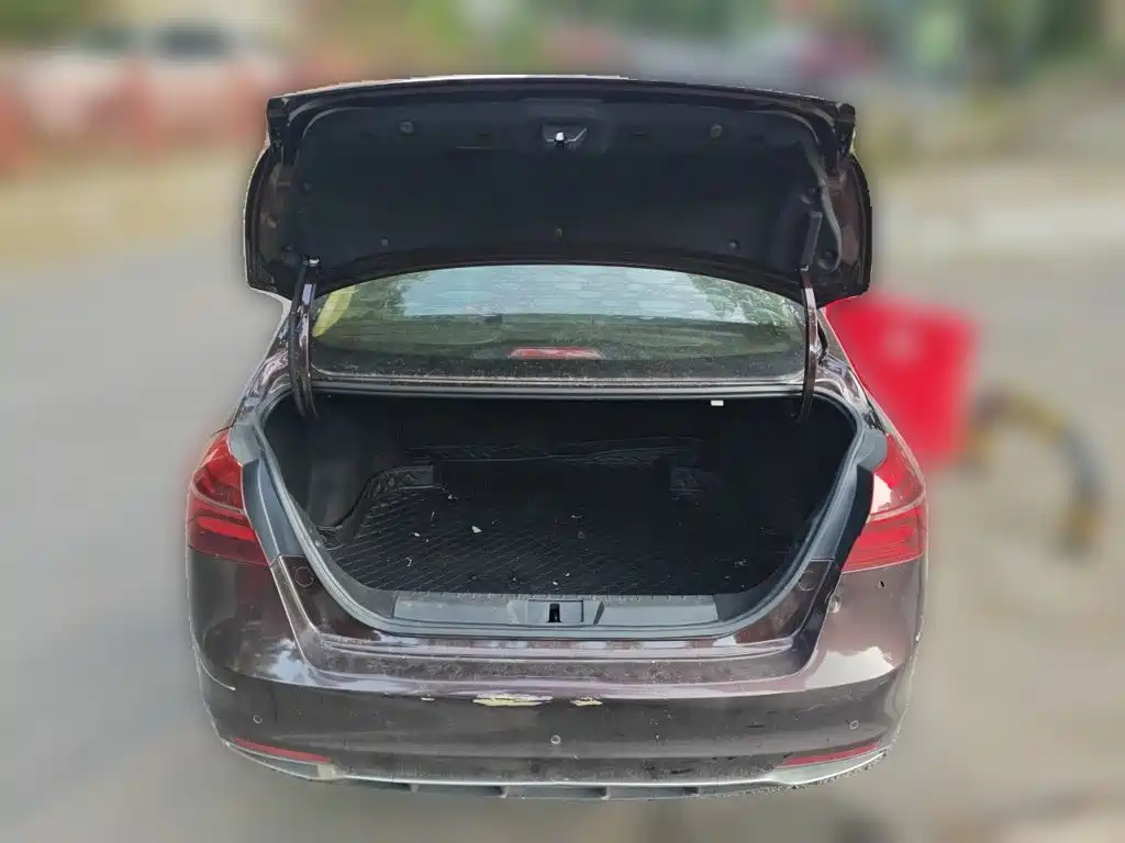 Geely Emgrand — миниатюра 10