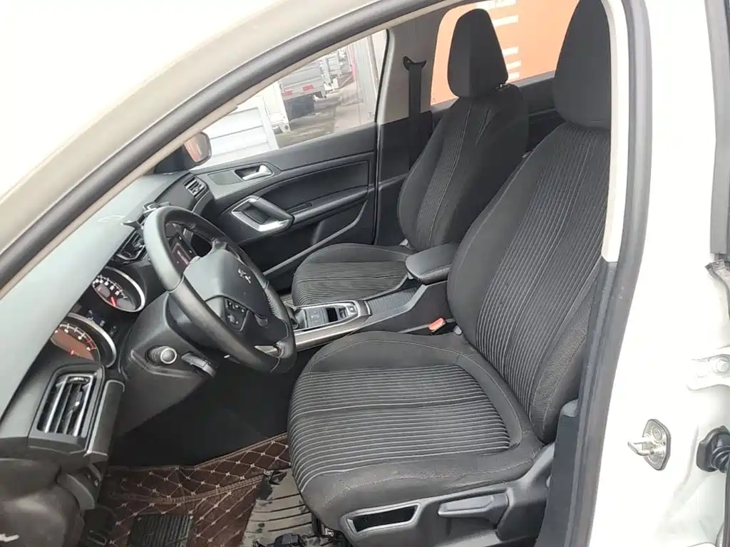 Peugeot 408 — миниатюра 15