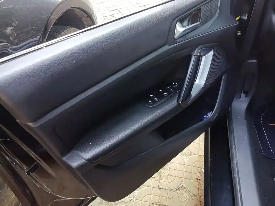 Peugeot 408 — миниатюра 7