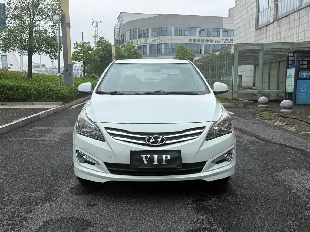 Hyundai Verna 1.4L Manual Smart Type GLS, фото 2