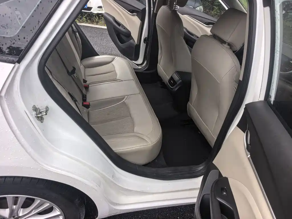Buick Excelle — миниатюра 10