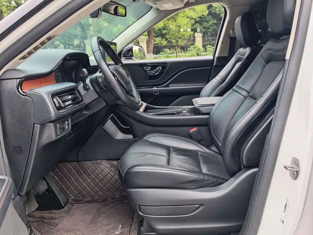 Lincoln Aviator — миниатюра 8