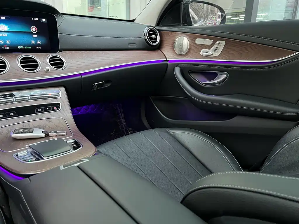 MERCEDES-BENZ E CLASS