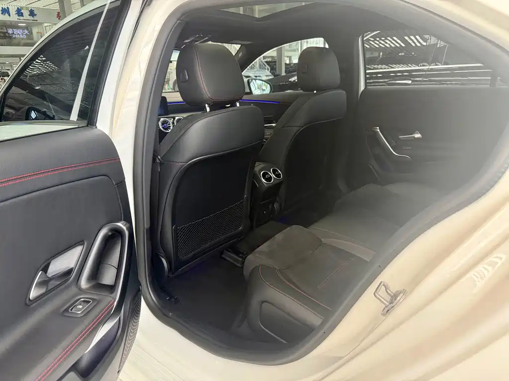 Mercedes-Benz A-Class — миниатюра 6